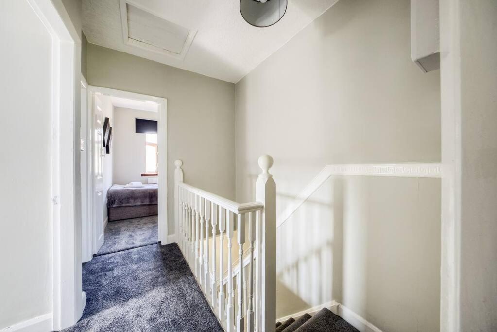 Low Rate - Coventry For 3 Bedroom House With Garden, Free Netflix And Unlimited Wi-Fi - Driveway Parking - Agc Extérieur photo