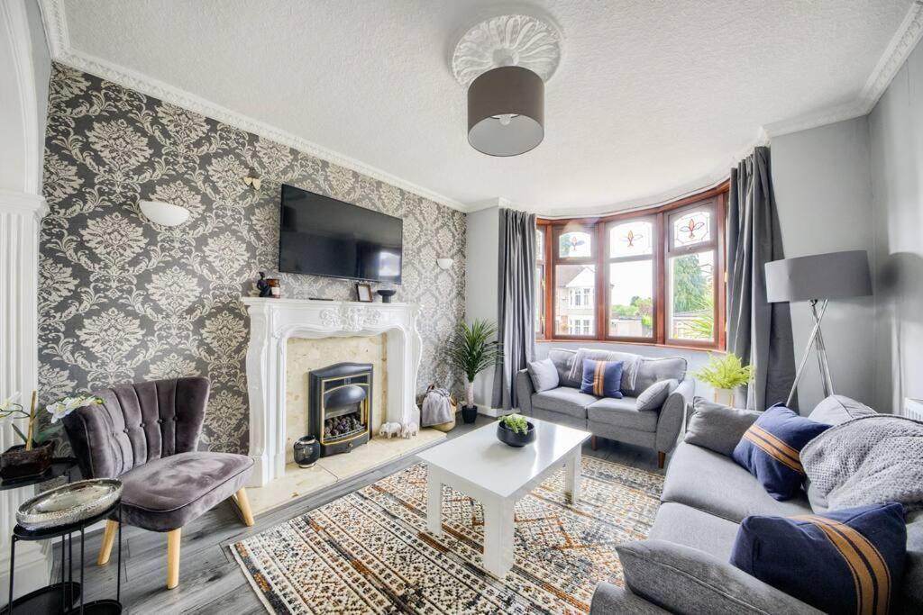 Low Rate - Coventry For 3 Bedroom House With Garden, Free Netflix And Unlimited Wi-Fi - Driveway Parking - Agc Extérieur photo