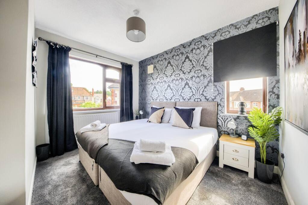 Low Rate - Coventry For 3 Bedroom House With Garden, Free Netflix And Unlimited Wi-Fi - Driveway Parking - Agc Extérieur photo