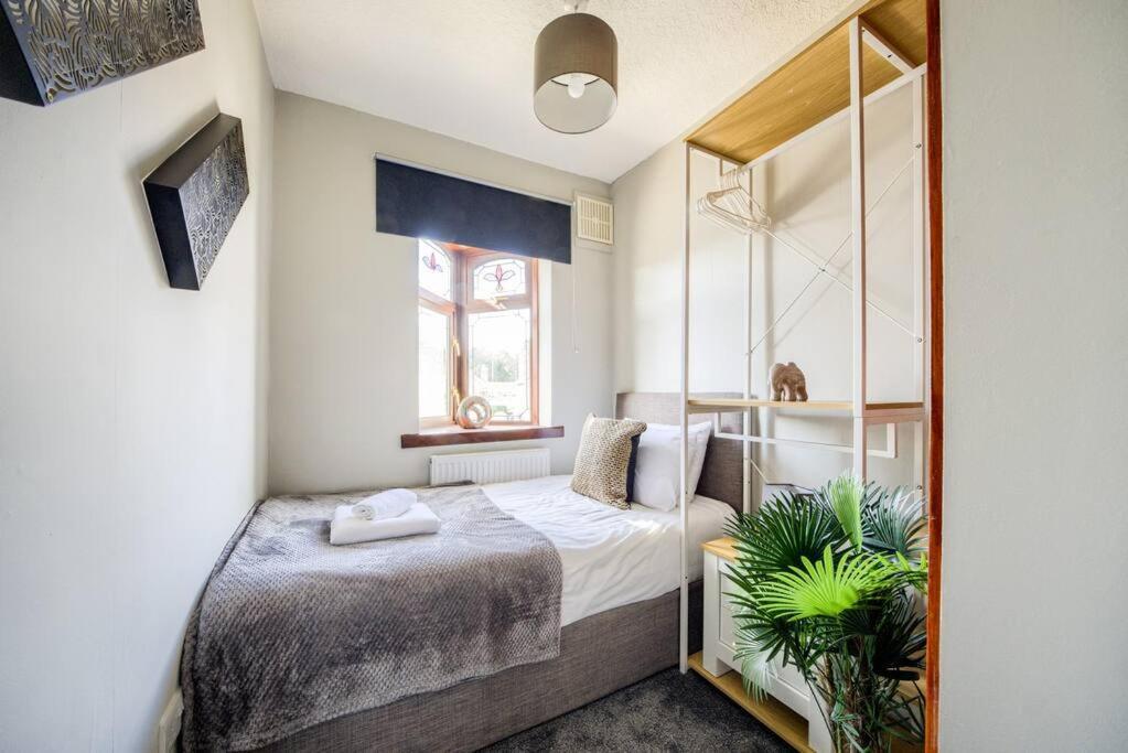 Low Rate - Coventry For 3 Bedroom House With Garden, Free Netflix And Unlimited Wi-Fi - Driveway Parking - Agc Extérieur photo