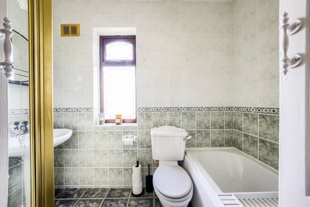 Low Rate - Coventry For 3 Bedroom House With Garden, Free Netflix And Unlimited Wi-Fi - Driveway Parking - Agc Extérieur photo